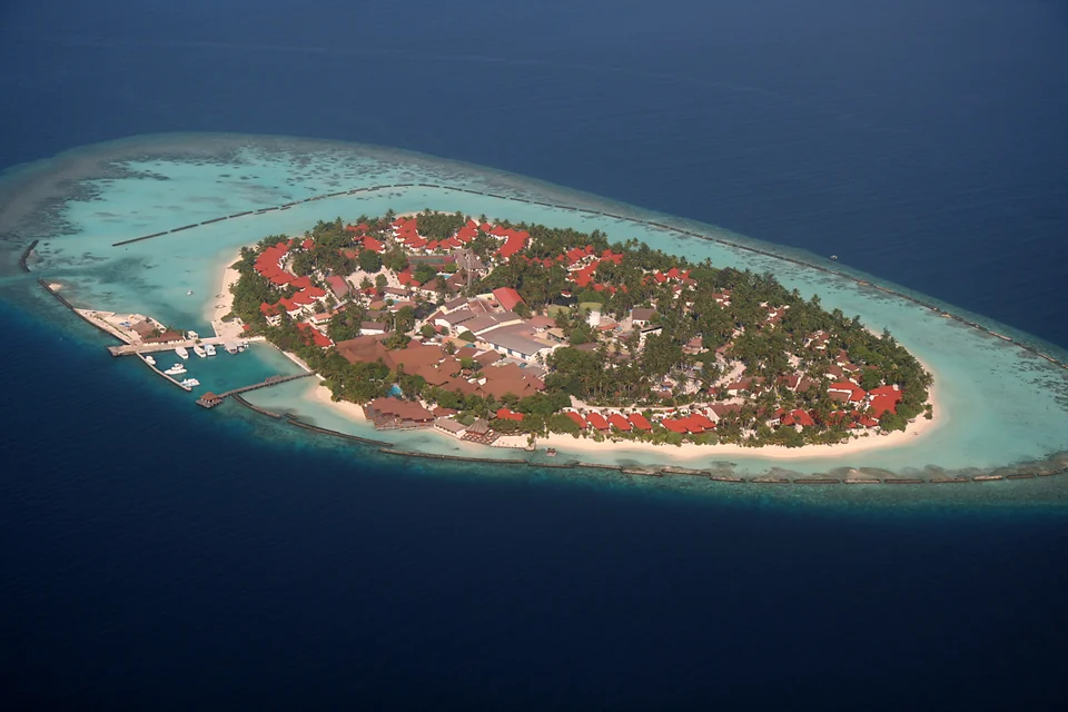 Остров Niva Kurumba Maldives на архивном аэрофото 2007 года