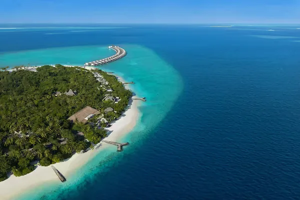 Emerald Maldives Resort & Spa — Лагуна и виллы Emerald Maldives