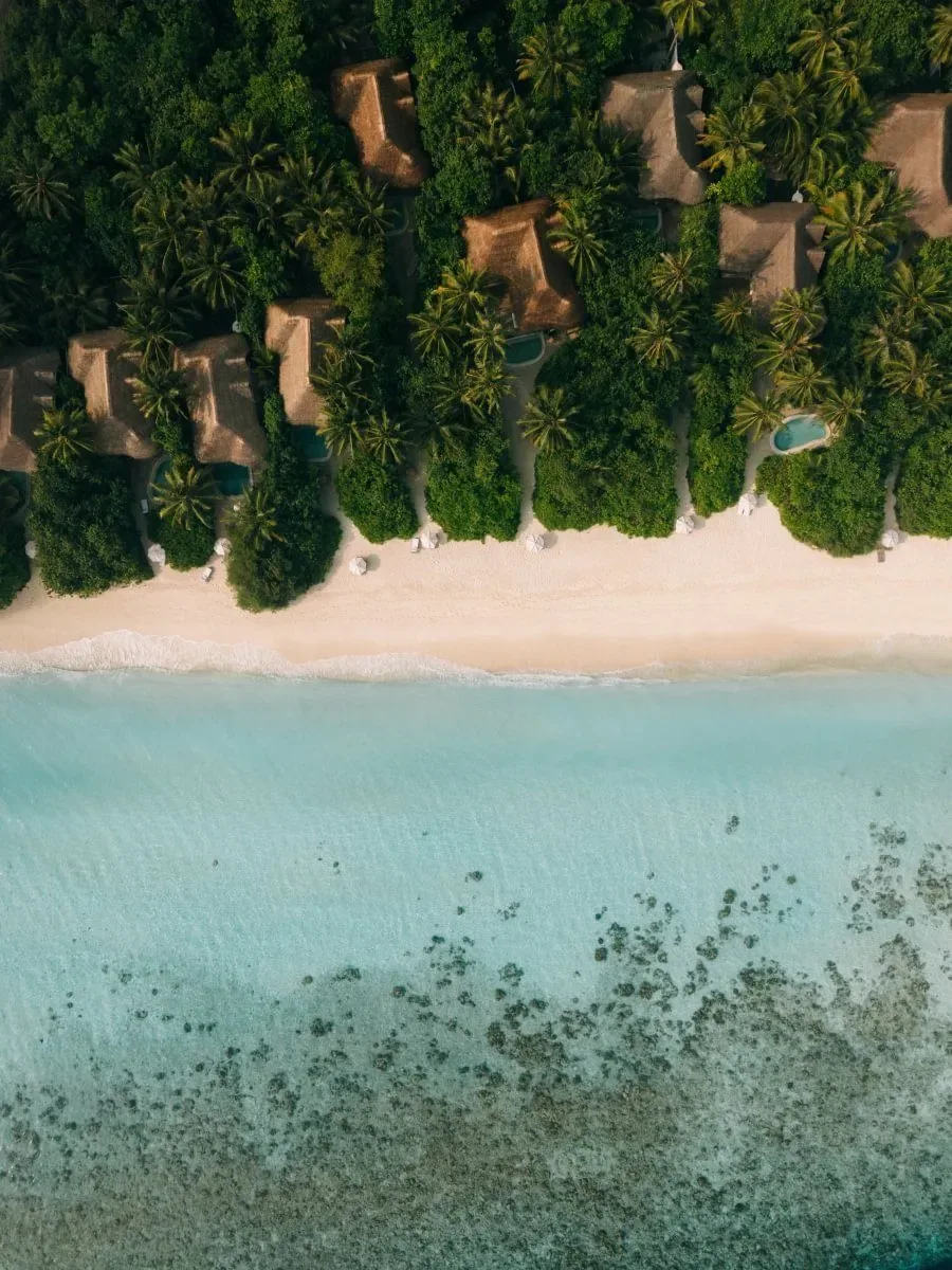Soneva Fushi — Остров Сонева Фуши с высоты