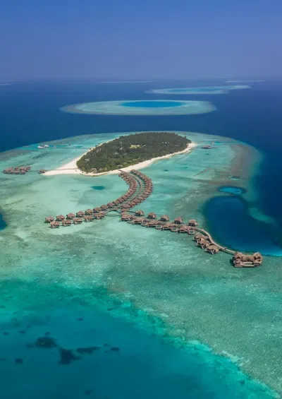 Vakkaru Maldives — Зелёный остров и лагуна